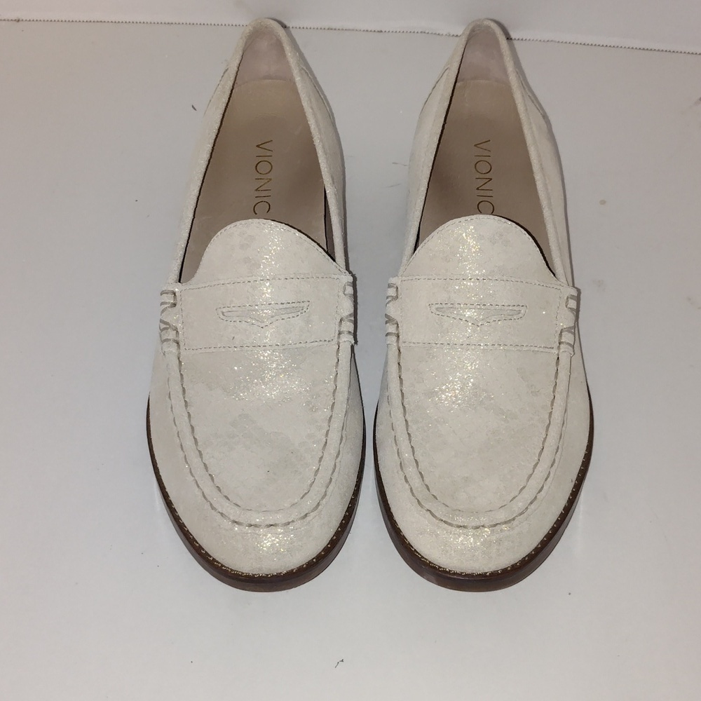 Vionic Waverly Light Gold Loafer Size 8
